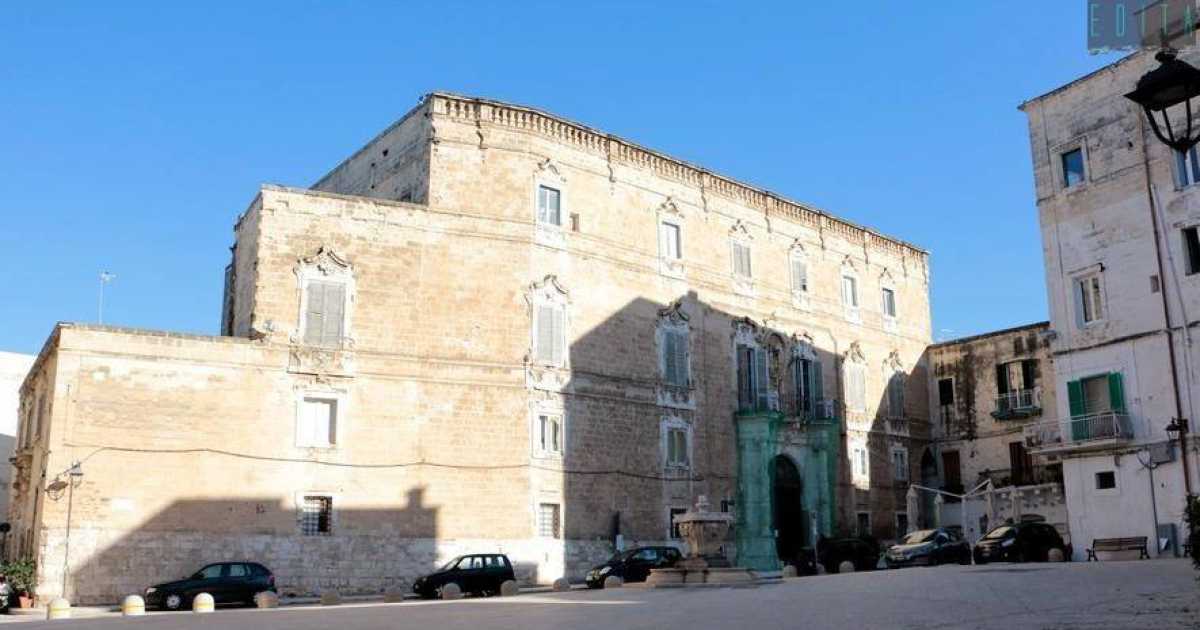 Monopoli: visita al maestoso Palazzo Palmieri, riaperto al pubblico dopo 26 anni